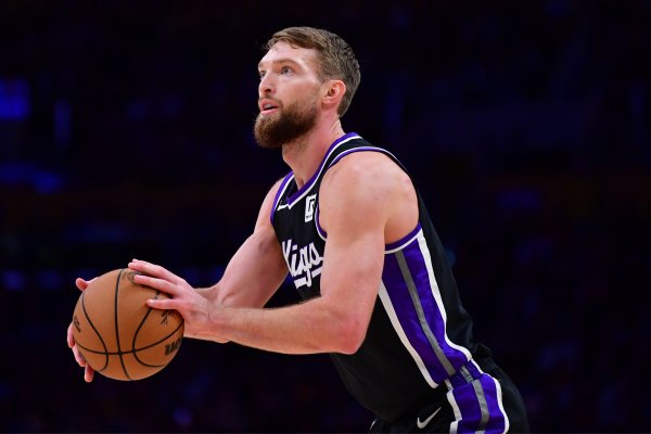 孝敬16分17篮板1助攻的数据体育集锦