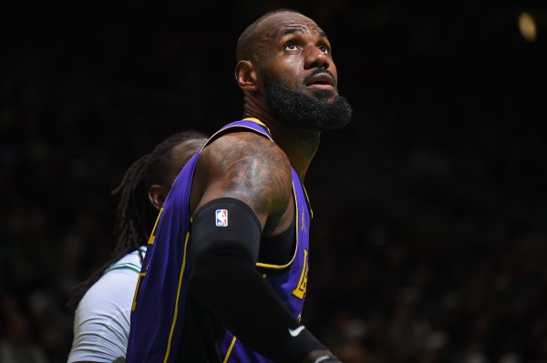 湖东谈主客场117-119遭公牛绝杀体育集锦