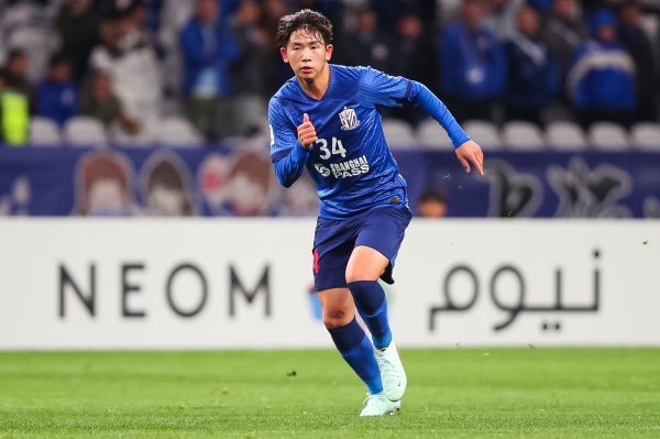 在场上比分1比1的时辰体育录像/图片