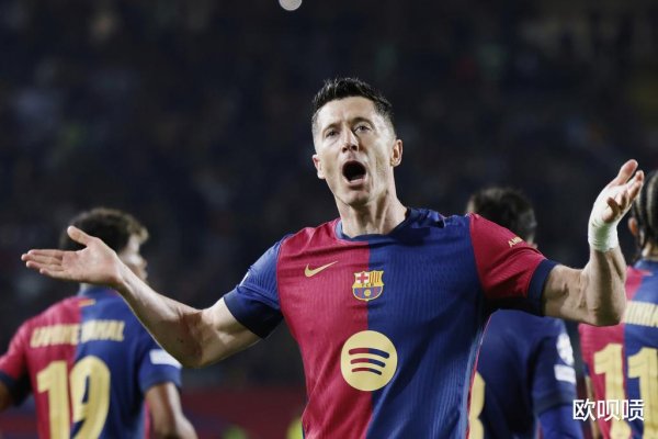 转播镜头捕捉到多特蒙德主帅特尔季奇颓丧抱头的画面体育集锦