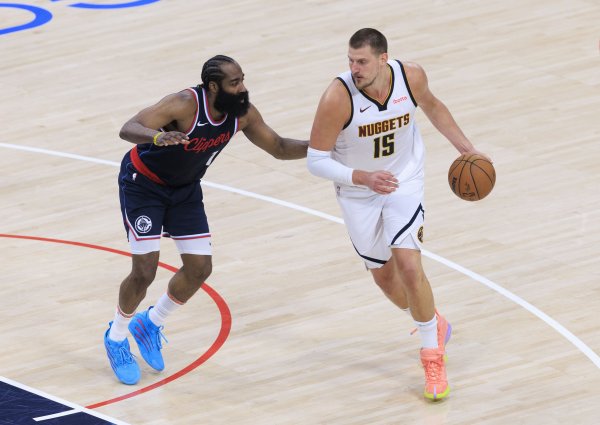 本场比赛存在一次漏判：在比赛还剩下1分30秒时体育赛事直播