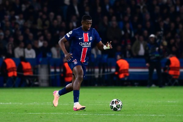 巴黎后卫帕乔赛后袭取了媒体的采访体育赛事直播